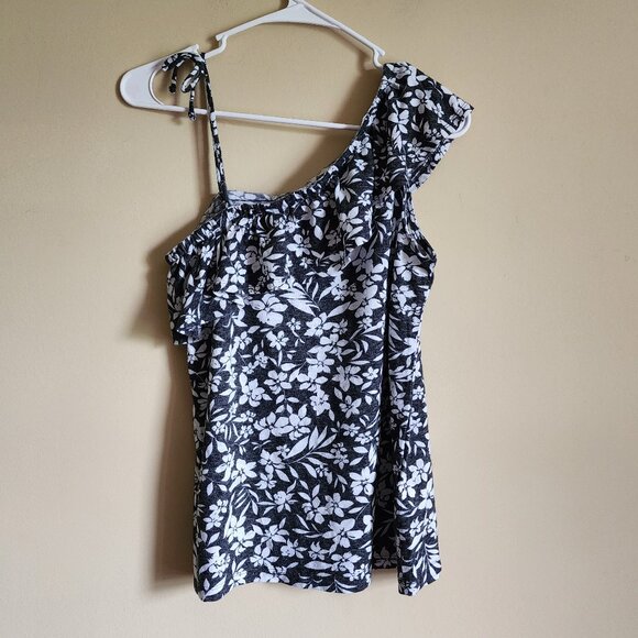Old Navy Black and White Tropical Floral Top Off The Sholder. Size XS - Picture 1 of 4